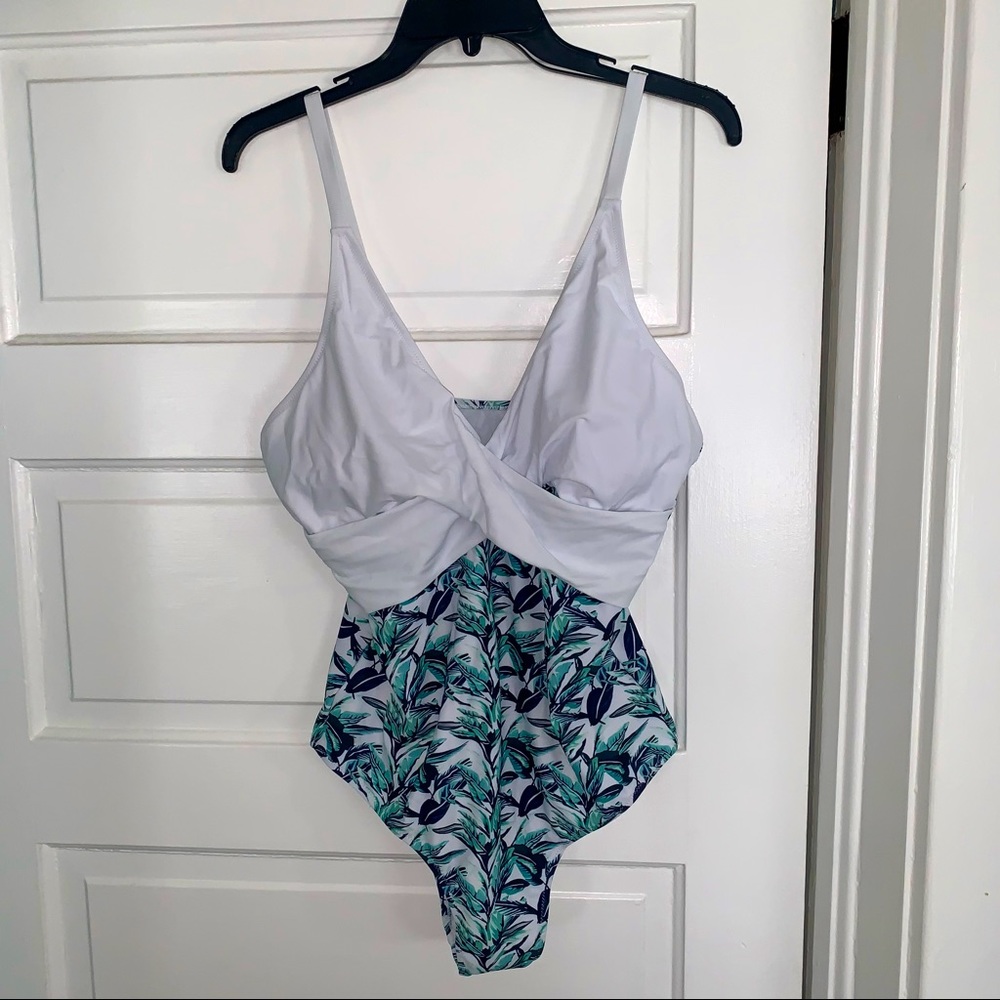 NWOT Palm Leaf print one piece swimsuit